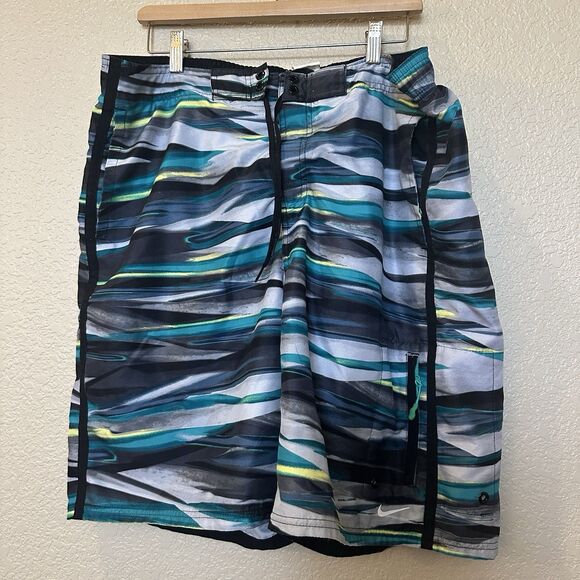 Nike Men's Multicolor Polyester Pull On Swim Trunk Logo Print Shorts Size large - Picture 1 of 6
